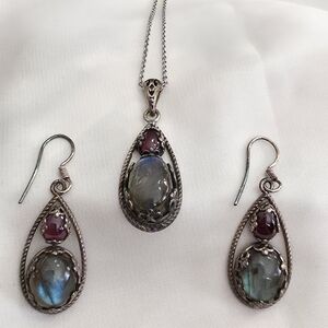 Labradorite, Orissa Rhodolite Garnet Sterling Silver Pendant And Earring Set